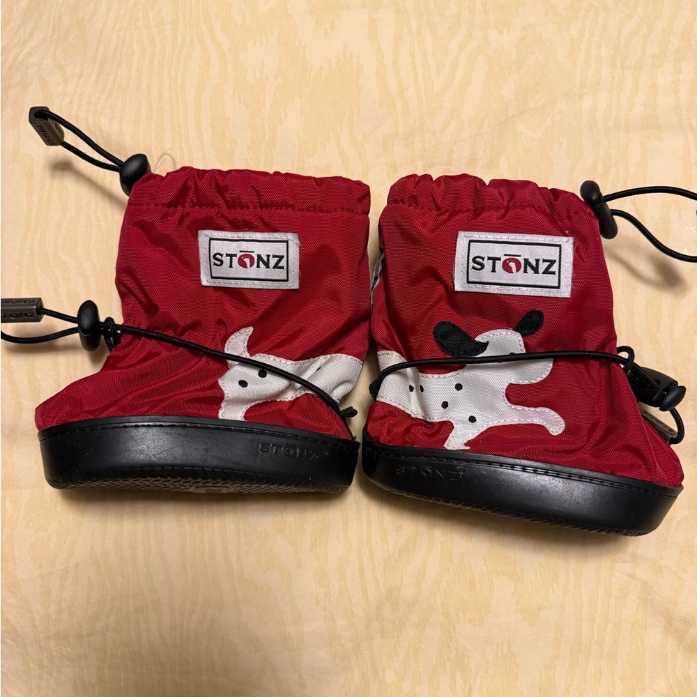 Stonz Red Baby Toddler Shoes Booties Medium size 1-2 year old 12-24 months old